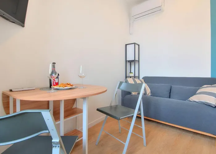 Luce - Elevator, Design And Aquarium