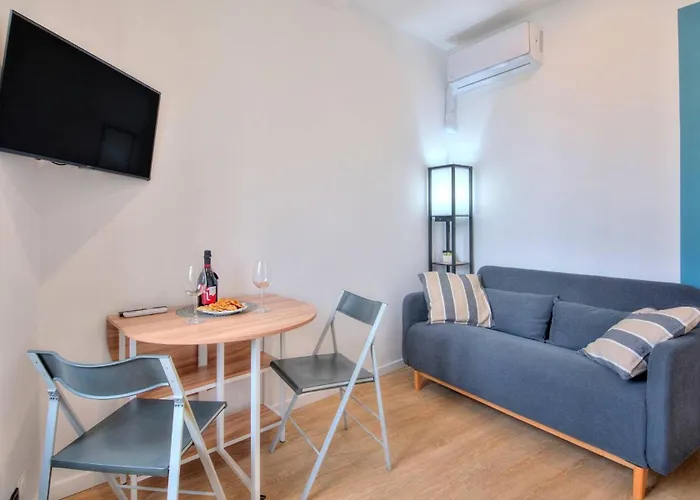 Luce - Elevator, Design And Aquarium *