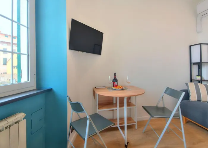 Luce - Elevator, Design And Aquarium