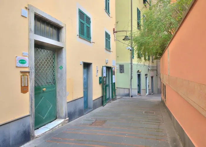 Luce - Elevator, Design And Aquarium *