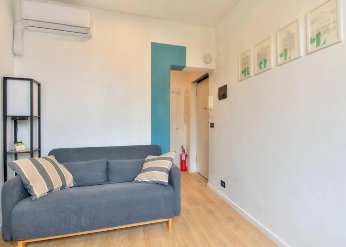 Luce - Elevator, Design And Aquarium