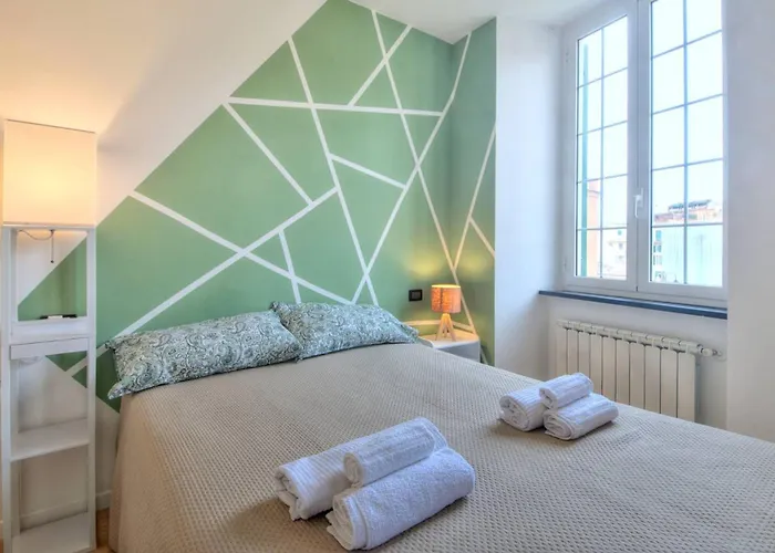 Luce - Elevator, Design And Aquarium *