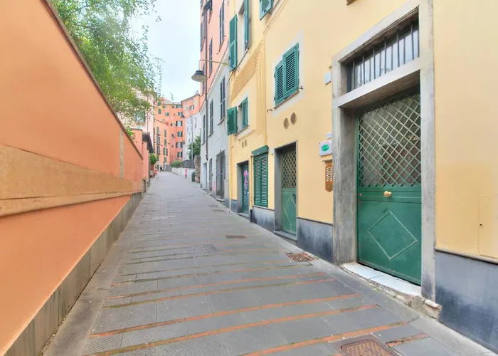 Luce - Elevator, Design And Aquarium