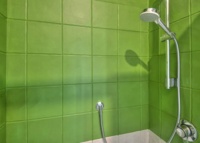 Luce - Elevator, Design And Aquarium Daire