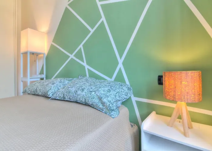 Luce - Elevator, Design And Aquarium Daire