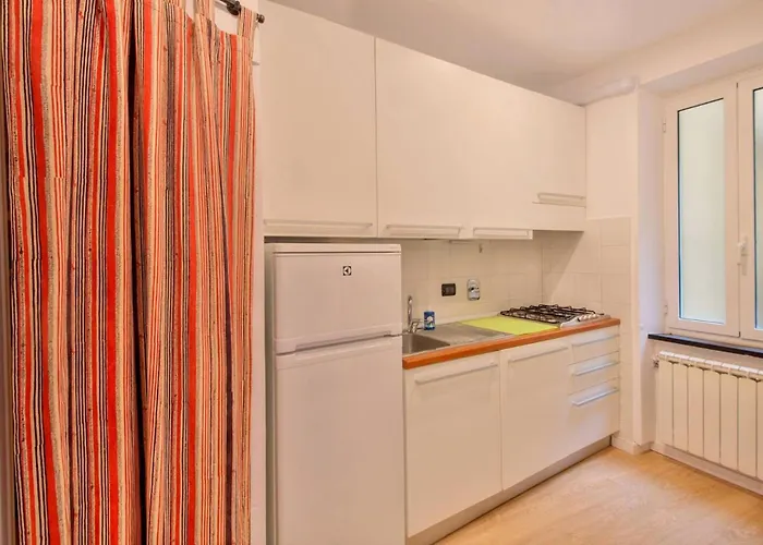 Luce - Elevator, Design And Aquarium